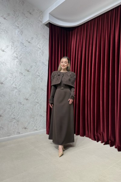 BBC PELERİNLİ ELBİSE - KAHVE